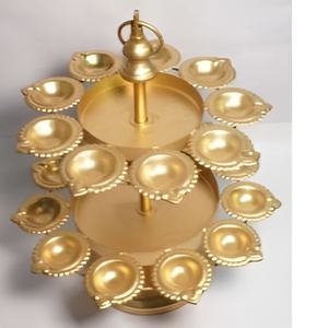 Elegante Diya Decorativa de Metal para Diwali, Urli de Latón con Diseño Personalizado para Decoración de Interiores del Hogar, Empresa de Fabricación Local 2024 - Product Image 1