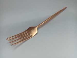 Juego de cubiertos modernos de lujo Acabado en cobre Utensilios de acero inoxidable para bodas y fiestas para servir alimentos - Product Image 4