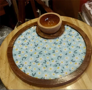 Plato de servir impreso de madera decorativo acabado brillante - Product Image 1