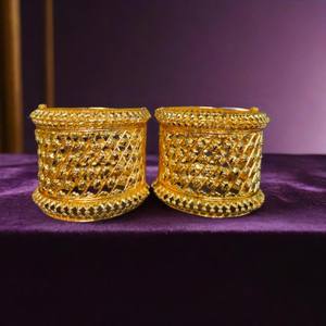 Best Quality <b>Bangles</b> <b>Set</b> with 22K <b>Gold</b> Plated Modern Style <b>Bangles</b> <b>Set</b> for Women Wear Jewelry by Exporters - Product Image 1