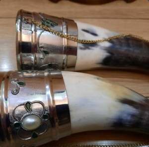 Mug en corne de Viking poli, artisanal de haute qualité, en matériau organique, style nautique personnalisé, motif animalier, idéal comme cadeau - Product Image 5