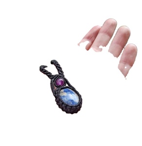 สร้อยคอมาคราเม่ทำด้วยมือพร้อมหินบำบัดและอเมทิสต์ไข่มุกสีดำจี้ลาบราดอไรต์คอไข่มุกมูนสโตน - Product Image 1