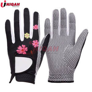 Gants de golf en cuir imprimés de fleurs pour femmes-Construction en similicuir et polyester respirant en noir - Product Image 6
