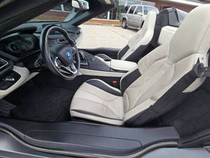 BMW I8 Usado de 2019 - Volante a la Izquierda, 1-25000 Millas, 400 CV de Potencia - Product Image 3