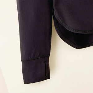 92% 8% โพลีเอสเตอร์รีไซเคิลสำหรับผู้หญิงเสื้อยืดแขนยาวระบายอากาศสีดำรัดรูปแห้งเร็วป้องกันกลิ่น - Product Image 6