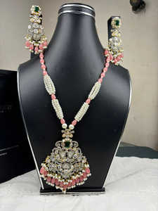 Ensemble de mariage indien exquis en acier inoxydable, travail audacieux plaqué argent, strass en cristal, motifs classiques, mode royale - Product Image 5