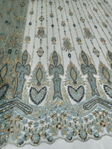 Tela bordada con red de flores pastel con detalles brillantes, ideal para vestidos de fiesta y costuras personalizadas - Product Image 3