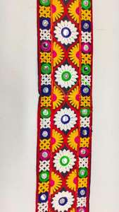 ริบบิ้นผ้าทูลล์ลายแจ็คการ์ด แต่งขอบด้วยงานปักแบบกำหนดเอง ลูกไม้ถักแบบมีลาย โพลีเอสเตอร์/เมทัลลิก/เลื่อม ลายดอกไม้ สำหรับตกแต่งกระเป๋าและรองเท้า - Product Image 4