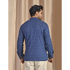 เสื้อคุร์ต้าผ้าฝ้ายป๊อปลินสีน้ำเงินพิมพ์ลายสำหรับผู้ชาย เสื้อเชิ้ตแขนยาวลำลอง ระบายอากาศได้ดีและสวมใส่สบาย - Product Image 6