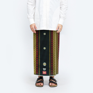 ผ้าซิ่นพรีเมียม BHS ลายทองอย่างดี E52 SGA สีดำเหลือง สำหรับผู้ใหญ่ เอเชียและแปซิฟิก ผ้าซิ่นอินโดนีเซียสำหรับผู้ชาย - Product Image 2