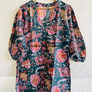 Belle robe en coton à imprimé floral Robe pour un usage décontracté Robe à imprimé à la main - Product Image 6