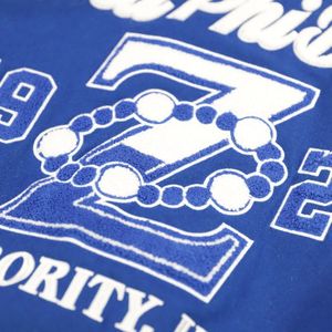 Zeta phi Beta เสื้อแจ็คเก็ตขนสัตว์ทีมโรงเรียนสีฟ้าเข้มแขนหนังสีดำปักกำมะหยี่แนวกรีก - Product Image 6
