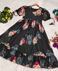Collection maxi à fleurs avec manches tendance parfaite pour l'été - Product Image 5