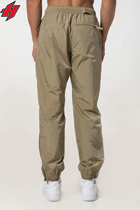 Ensemble coupe-vent de survêtement en nylon Oem pour hommes, veste coupe-vent 2 pièces vierge de couleur unie personnalisée et ensemble de vêtements d'extérieur de jogging pour hommes - Product Image 6