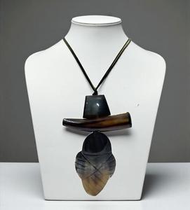 Collar de Lujo Hecho a Mano con Cuerno de Búfalo, Joyería Natural y Sostenible para Mujer, Alta Calidad - Product Image 2