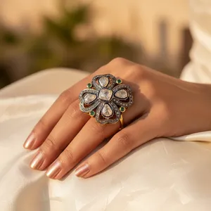 Bague florale en diamant avec accents d'émeraudes, plaqué or rhodié, bijoux fins en argent, cadeau minimaliste pour femme, Art Palace - Product Image 2