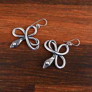 Los Mejores Pendientes de Serpiente Góticos de Latón para Mujer, Joyería con Acabado Plateado Oxidado, Dije de Cruz Infinita Estilo Boho, Venta al por Mayor/OEM/ODM - Product Image 3