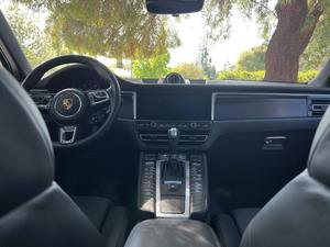 Macan GTS Sport Chrono 2021 de Lujo con Paquetes Premium Plus, de Propietario en California, Motor Turbo V6 - Product Image 2