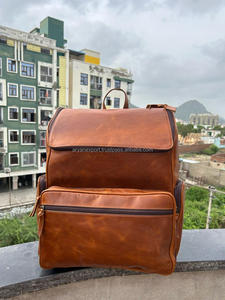 Sacs à dos en cuir véritable Crunch faits à la main Sacs à usages multiples Vente à chaud en cuir véritable Sac à dos au design unique Sacs en cuir à couvercle roulé - Product Image 4