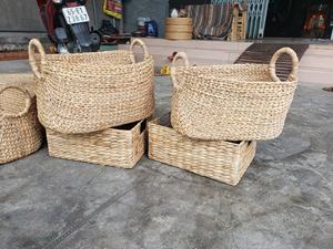 Panier de rangement élégant et pratique en jacinthe d'eau magnifiquement tissé à la main pour l'organisation et la décoration de la maison Mme Cherish - Product Image 5