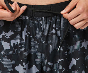 กางเกงขาสั้นผู้ชายสีดำเทาทึบไฮสตรีทเป็นมิตรกับสิ่งแวดล้อมผ้าแห้งเร็วเอวยางยืดลำลองกีฬากลางแจ้ง - Product Image 3