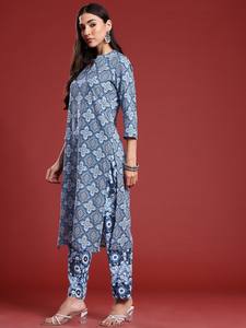 Kurta regular estampada con motivos étnicos con pantalones y con Dupatta - Product Image 5