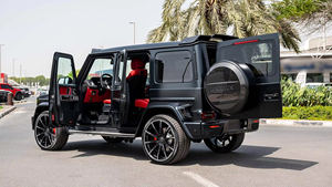 Vehículo todoterreno de alto rendimiento automático de gasolina 2024 Twin-Turbo V8 usado a la venta y listo para ser enviado - Product Image 4