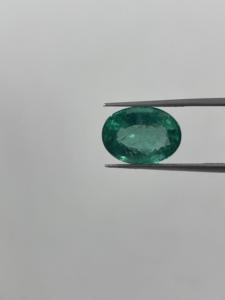 Corte ovalado de grado premium de calidad muy fina de 3,96 quilates para la fabricación de joyas Esmeralda zambiana natural sin tratar y sin calentar - Product Image 5