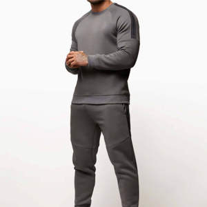 Survêtement uni de qualité supérieure pour hommes avec polaire Survêtement chaud pour l'hiver Survêtement d'automne en coton - Product Image 1