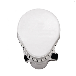 Mitaines de boxe en cuir PU personnalisées faites à la main et coussinets de mise au point ronds Nouveau style mitaines de mise au point respirantes professionnelles personnalisées - Product Image 2