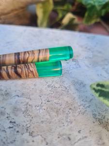 Boucles d'oreilles pendantes en résine et en bois pour bijoux faits à la main, accessoires tendance et à porter au quotidien - Product Image 3