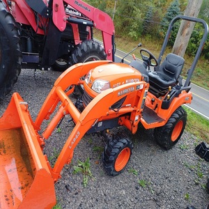 Cargadora de Ruedas Diésel Kubota L3901R con Retroexcavadora, Tractor 4x4 Agrícola, Cargadora Frontal Naranja, Máquina Utilitaria para Granja - Product Image 5