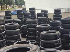 Pneus de voiture d'occasion de haute qualité, abordables et bon marché, vente en gros, roues en caoutchouc durables et fiables à vendre - Product Image 5