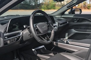 Cadillac Lyriq RWD 2024 de Lujo, Certificado, Seminuevo, Automático, Turbo 4L, Cuero, ACC, Eléctrico Oscuro, Volante a la Izquierda, Aleación de Aluminio - Product Image 2