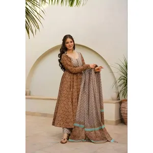 Ensemble de costume Anarkali de luxe pour femmes, imprimé numérique de haute qualité - Product Image 1
