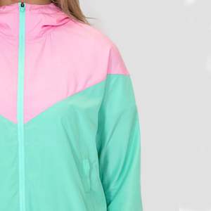Chaqueta cortavientos impermeable al aire libre personalizable de talla grande para mujer Servicios de fabricación OEM transpirables - Product Image 3