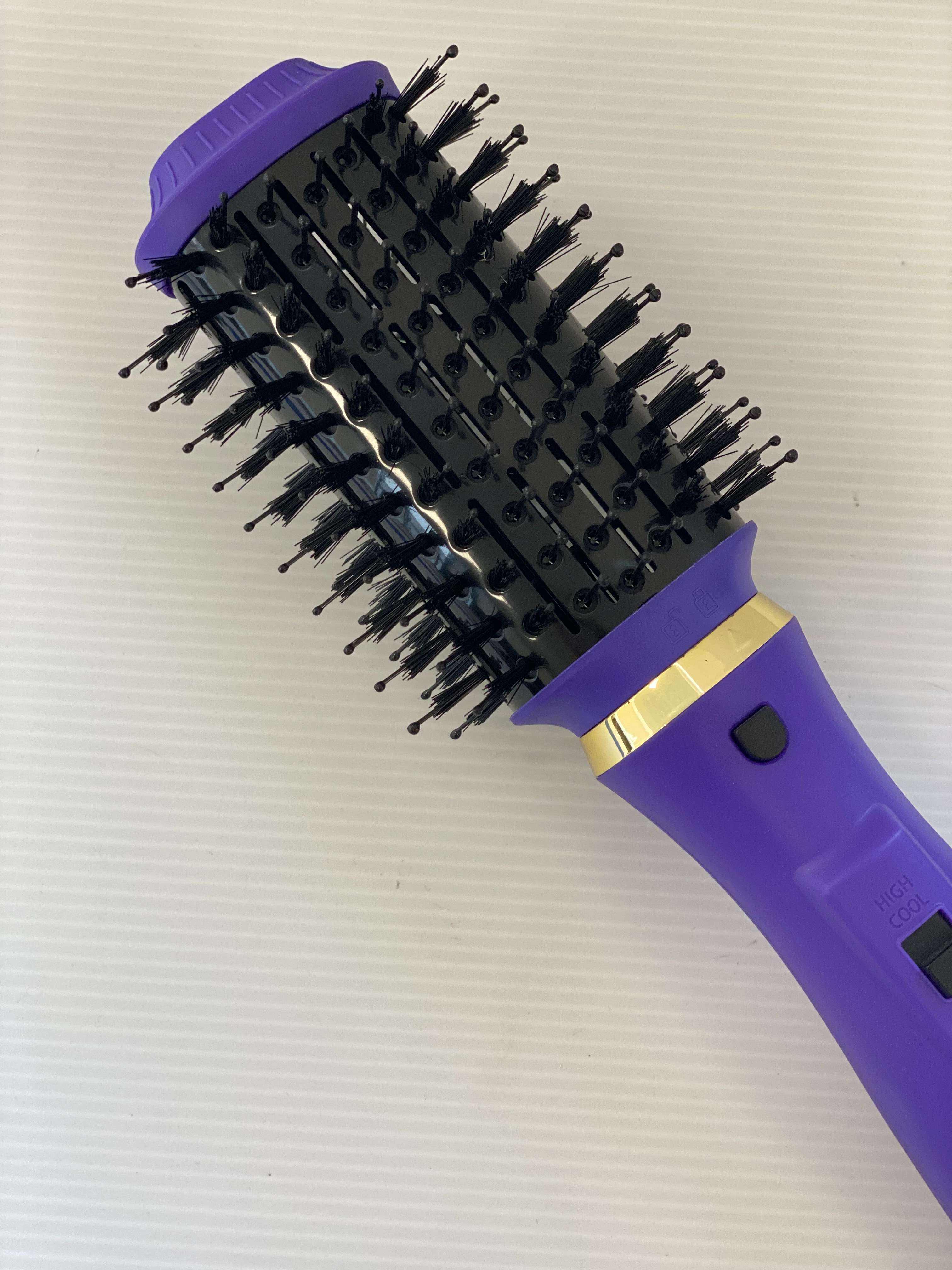 สีดำ &amp; สีม่วง