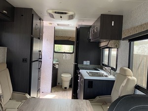 PROVEEDOR DE Autocaravanas Usadas Dy namax REV Clase C, Año 2016 - Product Image 2