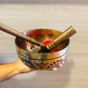 Cuenco para cantar de Chakra de estilo tradicional de bronce hecho a mano, artesanías de Metal para fines de curación y meditación - Product Image 2