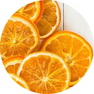 La fetta di arance essiccate ha un sapore dolce e fragrante e viene utilizzata per preparare il tè alle arance alla cannella/Ms.Thi Nguyen 84 988 872 713
