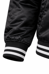 Chaqueta Varsity Negra de Satén con Estampado de Letras en la Parte Delantera, Botones a Presión, Diseño Casual Simple, Ligera y Transpirable, con Cierre de Cremallera - Product Image 5