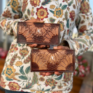 ขายร้อนสไตล์ตะวันตกแกะสลักหนังผู้ชายกระเป๋าสตางค์ยาวทําด้วยมือหนังแท้ Bi พับกระเป๋าสตางค์คุณภาพสูงของขวัญที่ไม่ซ้ํากันสําหรับเขา - Product Image 1