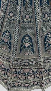 Magnifique Lehenga Choli de Mariée Traditionnel Indien, avec Dupatta Lourd, Broderie Miroir Faite Main, Véritable Artisanat, et Broderie de Paillettes Classique Dori - Product Image 3