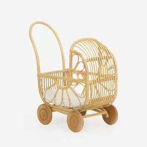 Nuovo elegante passeggino per culla in rattan di tendenza calda e carrozzina per bambole 2-4 anni giocattolo per bambini