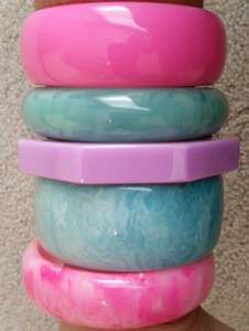 กำไลข้อมือเรซิ่นดีไซน์อินเดียขายดี ราคาสุดคุ้ม กำไลพลาสติกแฟชั่น - Product Image 2