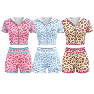Conjunto de 2 Piezas para Mujer, Shorts con Estampado de Leopardo, Cuello Redondo Deportivo, Manga Corta, Secado Rápido, Spandex, Poliéster, Logotipo Personalizado, Primavera Verano - Product Image 4