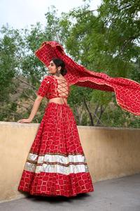 Lehenga Choli de Moda para Navratri, Diseño Tradicional Elegante, Colorido, de Rayón, Ideal para Fiestas, Perfecto para las Noches de Dandiya y Bodas - Product Image 5