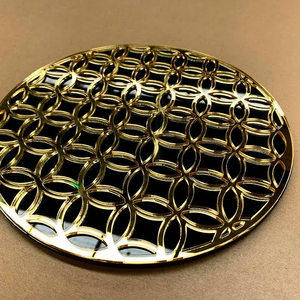 Onirique Vente en gros Acrylique élégant Décoration de mariage Chargeurs d'or Récif d'or Assiettes pour le dîner - Product Image 1