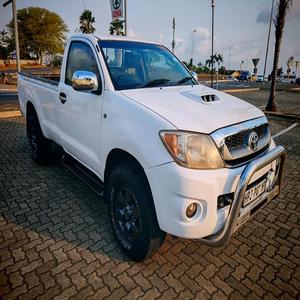 Sin historial de accidentes Toyota Hilux Velocidad máxima automática Bastante usado Fresco y limpio Venta caliente Pedido al por mayor disponible - Product Image 3