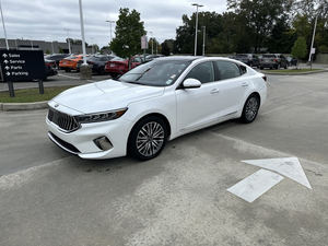 Offre exceptionnelle : Kia Cadenza Technologie FWD 2020 d'occasion, prête à être expédiée - Product Image 2